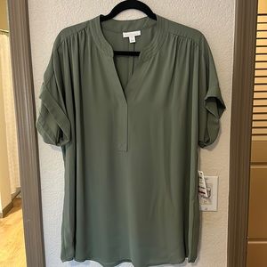 Green short sleeved blouse